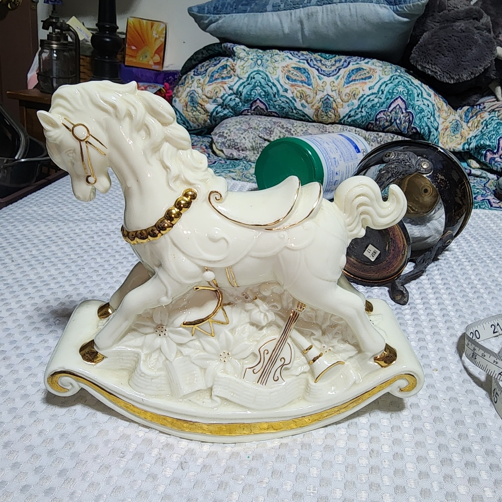 PALM TREE EUC VINTAGE PORCELAIN ROCKING HORSE MUSICBOX CHRISTMAS DECOR